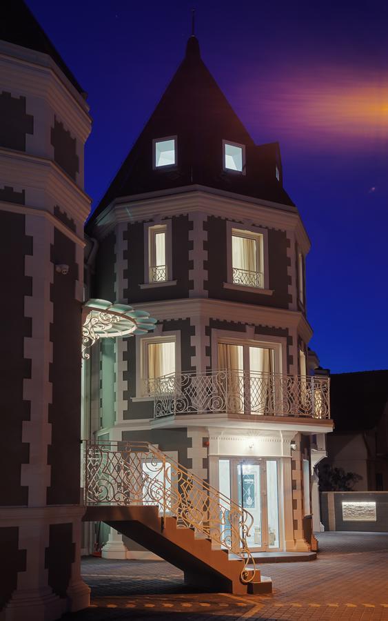 Castello Boutique Hotel Čačak 外观 照片