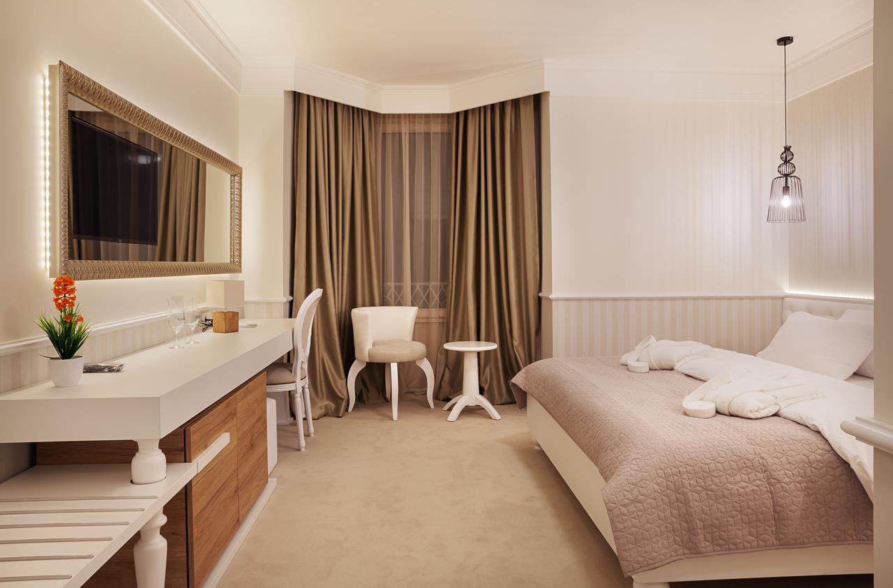 Castello Boutique Hotel Čačak 外观 照片