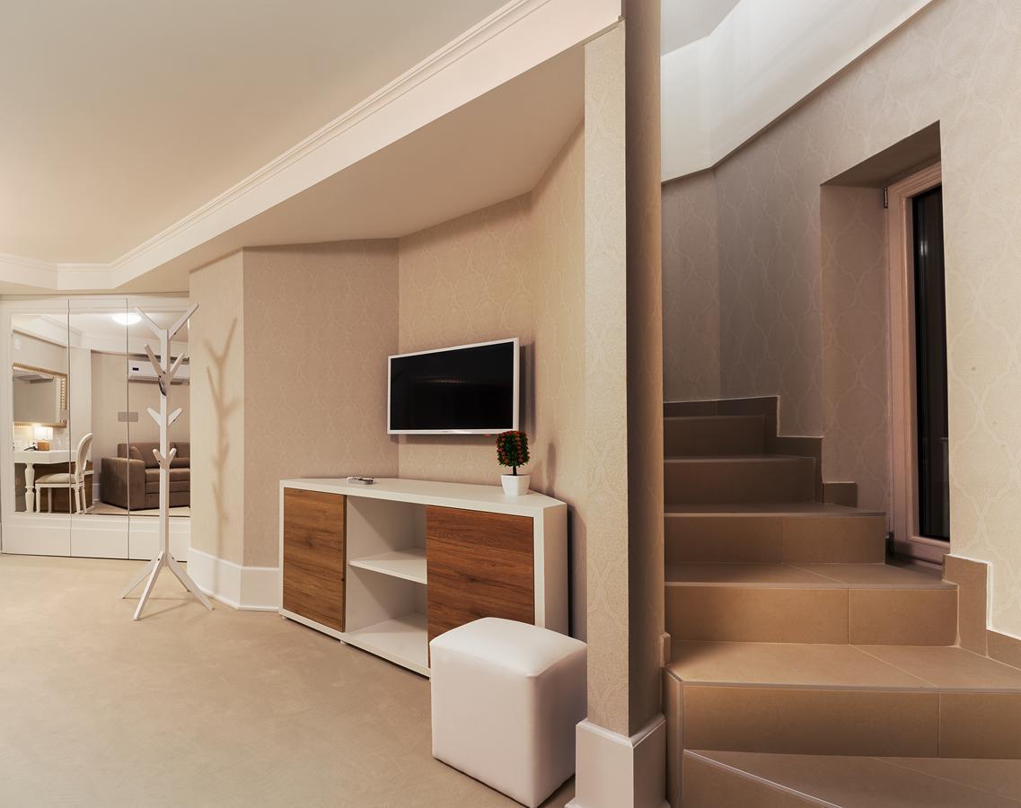 Castello Boutique Hotel Čačak 外观 照片