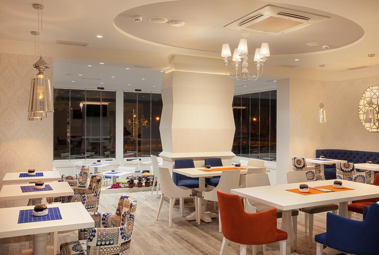 Castello Boutique Hotel Čačak 外观 照片