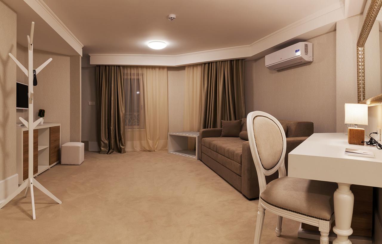 Castello Boutique Hotel Čačak 外观 照片